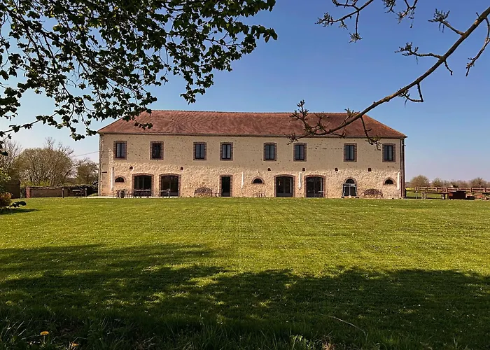 Вилла Domaine De La Revardiere - Le Perche - 600m2 - 18 Couchages - Piscine Feings (Orne)